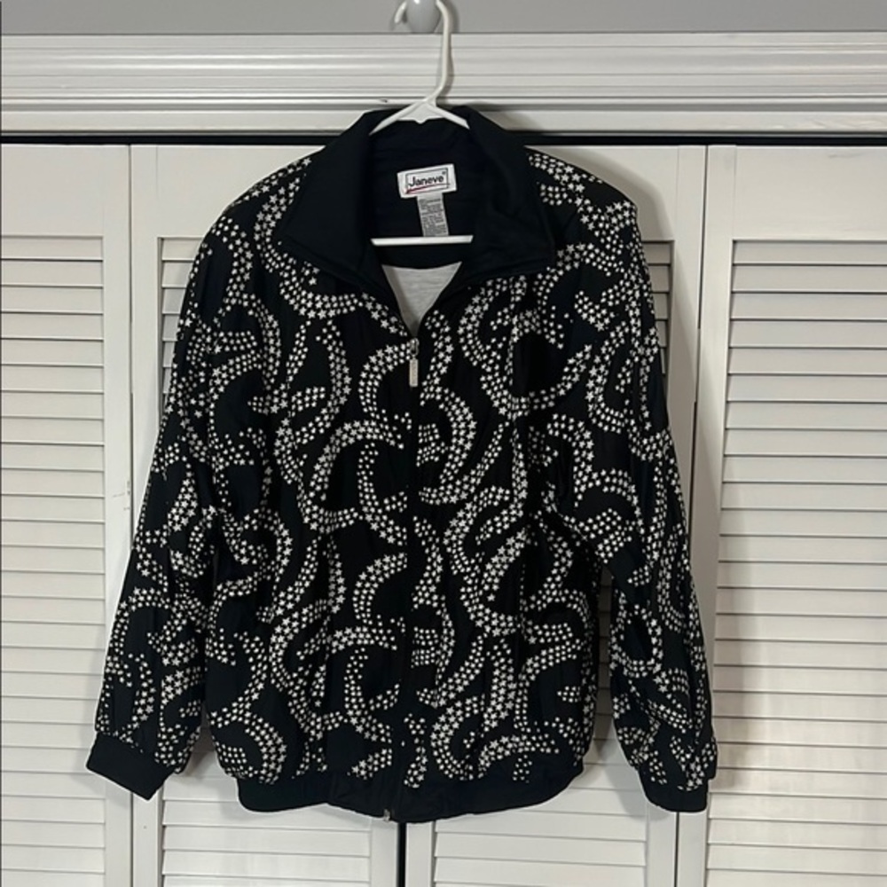 Black and White 80’s windbreaker with shoulder pads and Pockets